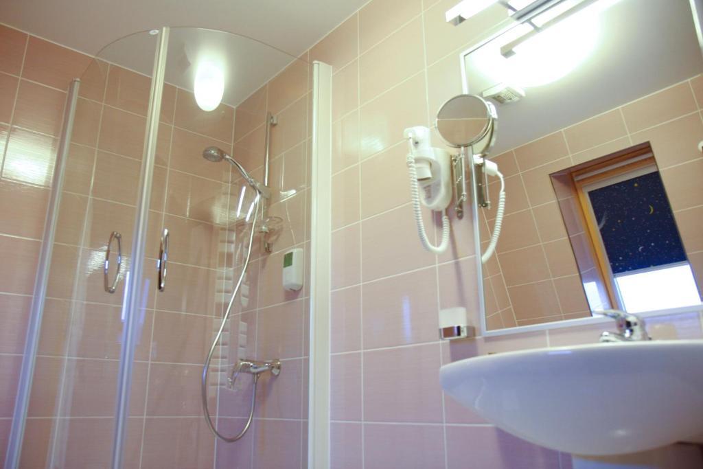Hotel Anna Junior Târgu Jiu Zimmer foto