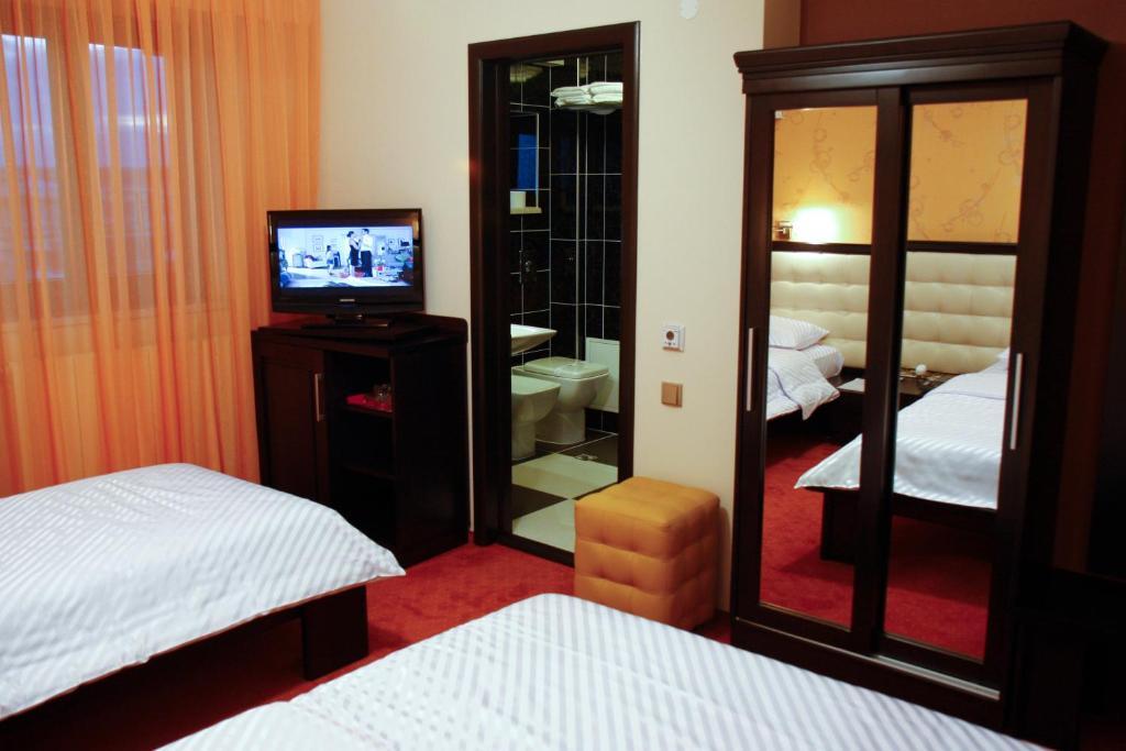 Hotel Anna Junior Târgu Jiu Zimmer foto